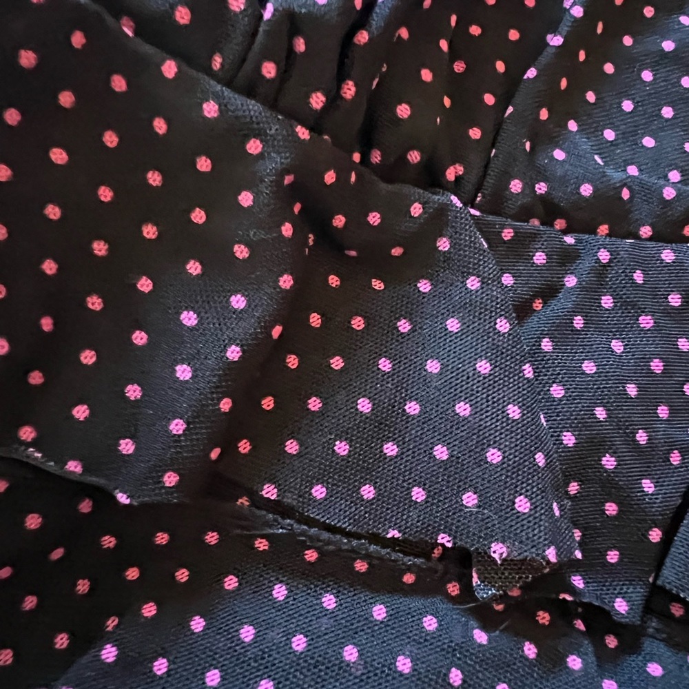 Cute sexy comfy jr cami/panty set!  
Pick 1 
Pink - SM, Med, LG,  Xl
Black- LG - Picture 3 of 9